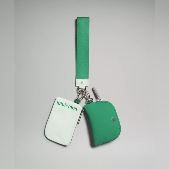 Dual Pouch Wristlet Emerald Ice/Mint Moment Lululemon - Picture 1 of 4